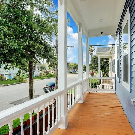 Renovated Beach Bungalow! ガルベストン エクステリア 写真