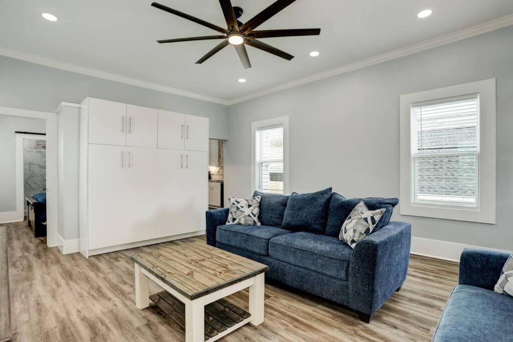 Renovated Beach Bungalow! ガルベストン エクステリア 写真